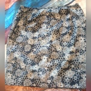 Black And White Flower Pattern Casual Corner Skirt 10